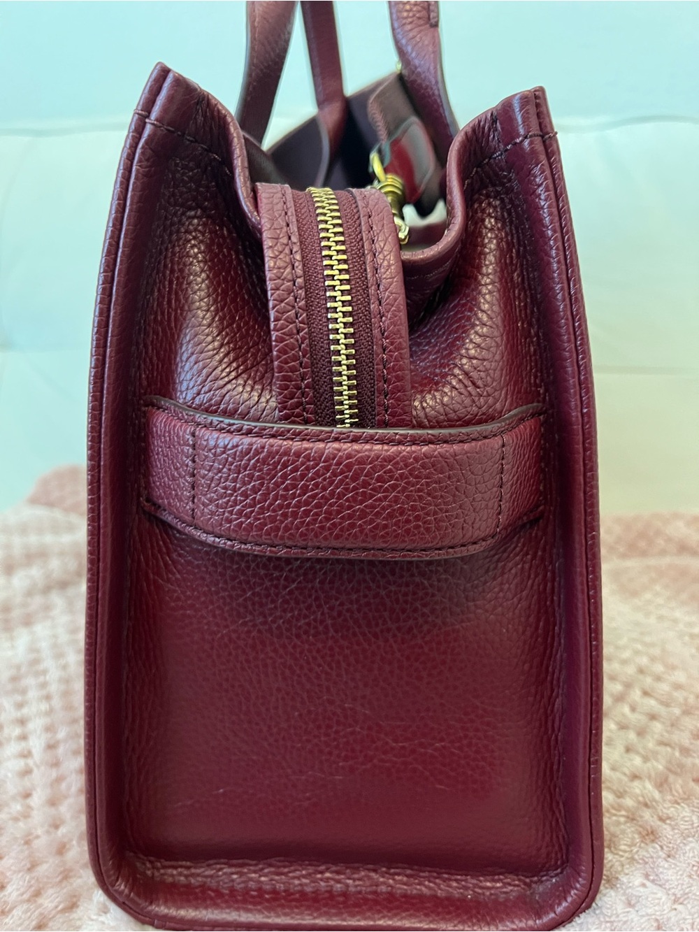Marc Jacobs The ToteBag Pebbled Leather Tote - Medium Size - Picture 4 of 11